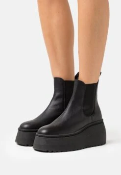 Steve Madden Pegasus - Enkellaarsjes Met Sleehak - Black