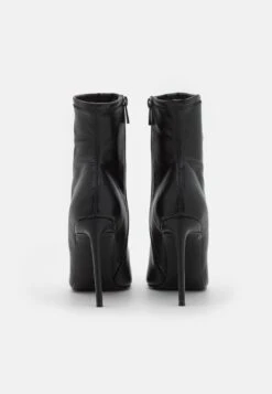 Steve Madden Vanya - Korte Laarzen - Black Paris -Steve Madden 147519d7b8724be3acef43133a89a410