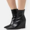 Steve Madden Serbia - Enkellaarsjes Met Sleehak - Black