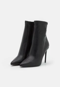 Steve Madden -Steve Madden 226ed7db3d324572aa51ec5f79d3e4a5