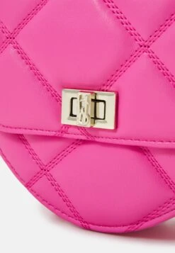 Steve Madden Heart - Schoudertas - Pink -Steve Madden 2c73aa11f5d549bd93539a138b838c57