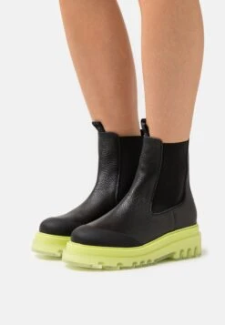 Steve Madden Myrtha - Enkellaarsjes Met Plateauzool - Black/Lime