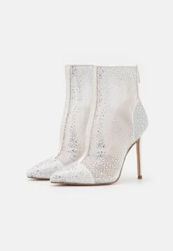 Steve Madden Valentia - Korte Laarzen - Ivory -Steve Madden 37d37af64e4c42e881b32342db09060f