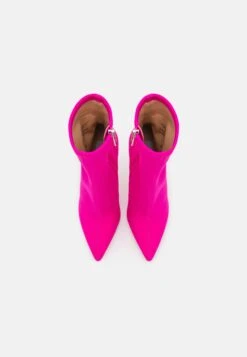 Steve Madden Vanya - Korte Laarzen - Bright Fuchsia 15 Steve Madden Vanya - Korte Laarzen - Bright Fuchsia -Steve Madden 5369658e89c34d228e202410cda17594