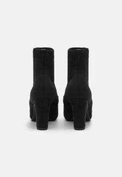 Steve Madden Research - Korte Laarzen - Black -Steve Madden 597be5820bc142879b34aa920c4e2f46