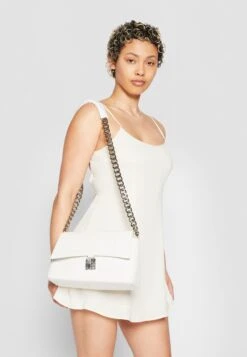 Steve Madden Balessa - Schoudertas - White -Steve Madden 69219f23db674f53bcf7c560aa93e76f