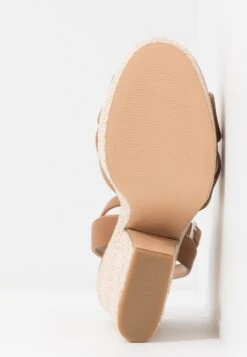 Steve Madden Jina - Sandalen Met Plateauzool - Tan -Steve Madden 91a3a9471c05488c9765e60fc7223aae