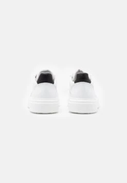 Steve Madden Brent - Sneakers Laag - White/Black 8 Steve Madden Brent - Sneakers Laag - White/Black -Steve Madden bd51cf5ddb0a495e8eee2c63f626b5f4