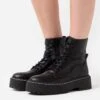 Steve Madden Skylar - Enkellaarsjes Met Plateauzool - Black