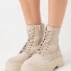 Steve Madden Skylar - Enkellaarsjes Met Plateauzool - Beige